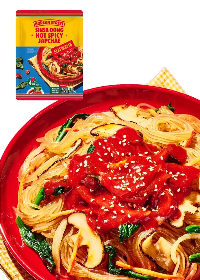 Korean Street Japchae noodles vetro peperoncino rosso piccante
